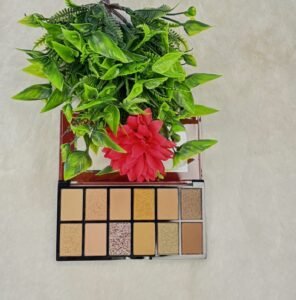 Mars DJ Eyeshadow Palette 02