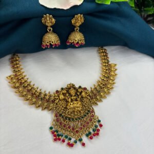 AQ Necklace 181