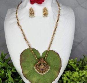 AQ Necklace 167