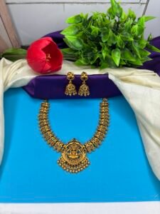 AQ Necklace 132