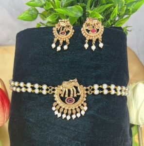 AQ Choker 106