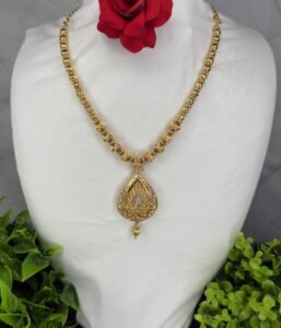 G Necklace 8183574